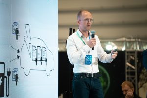 Steffen Rhinow, dyrektor Plug&Charge Hubject na Kongresie Nowej Mobilności 2023