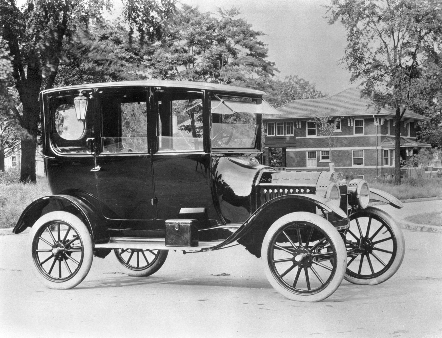 Rok 1915 - Ford Model "T" Sedan