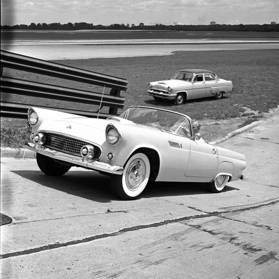 Rok 1955 - Ford Thunderbird