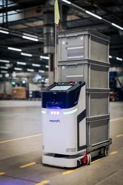 Autonomiczny mobilny robot AMR (AGV) w fabryce Bosch Wrocław